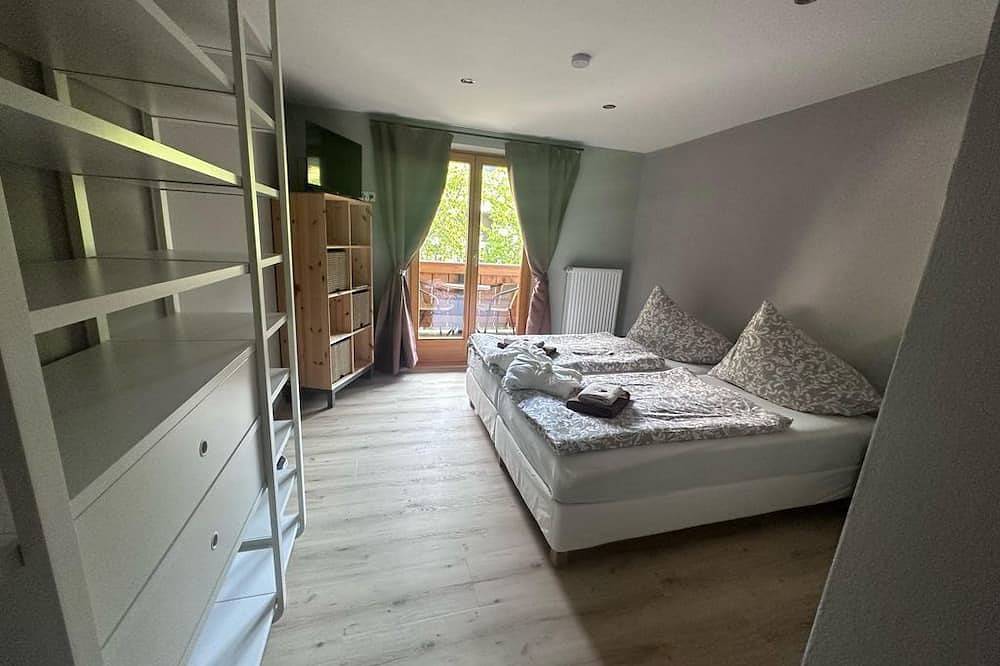 Doppelzimmer mit Dusche, Wc - Pension Haus Tirol in Leogang, Pinzgau