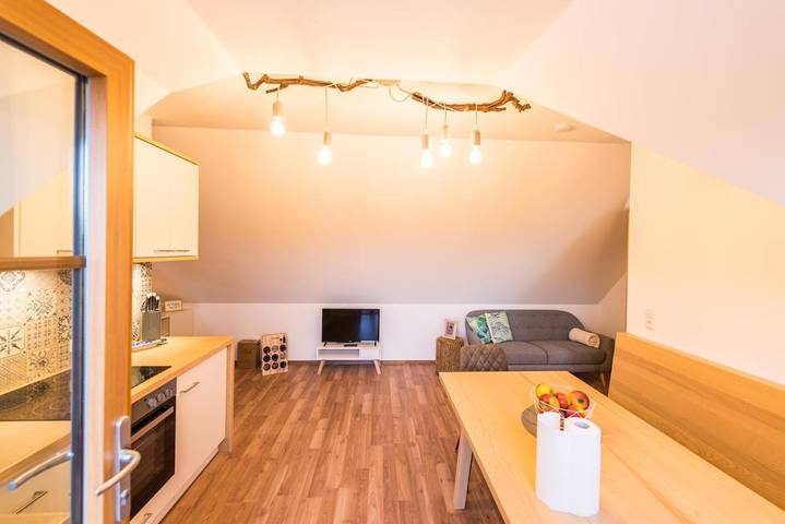 Ferienwohnung für 2 Personen, mit Ausblick und Garten in der Oststeiermark - 2