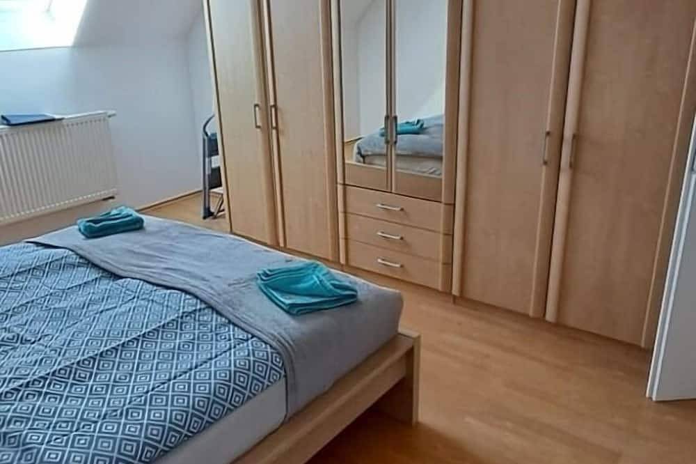 Ganze Wohnung, Komfortable Landwohnung am Finckener See mit Balkon, Terrasse und Garten in Fincken, Müritz