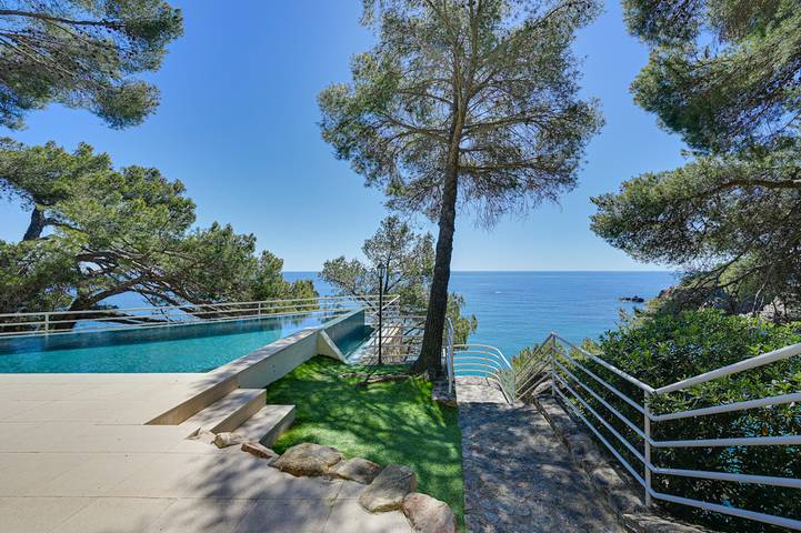 Villa Bay View in Cala San Francisco, Blanes