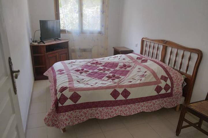 Location de vacances pour 6 personnes, avec terrasse et jardin à Carros - 2