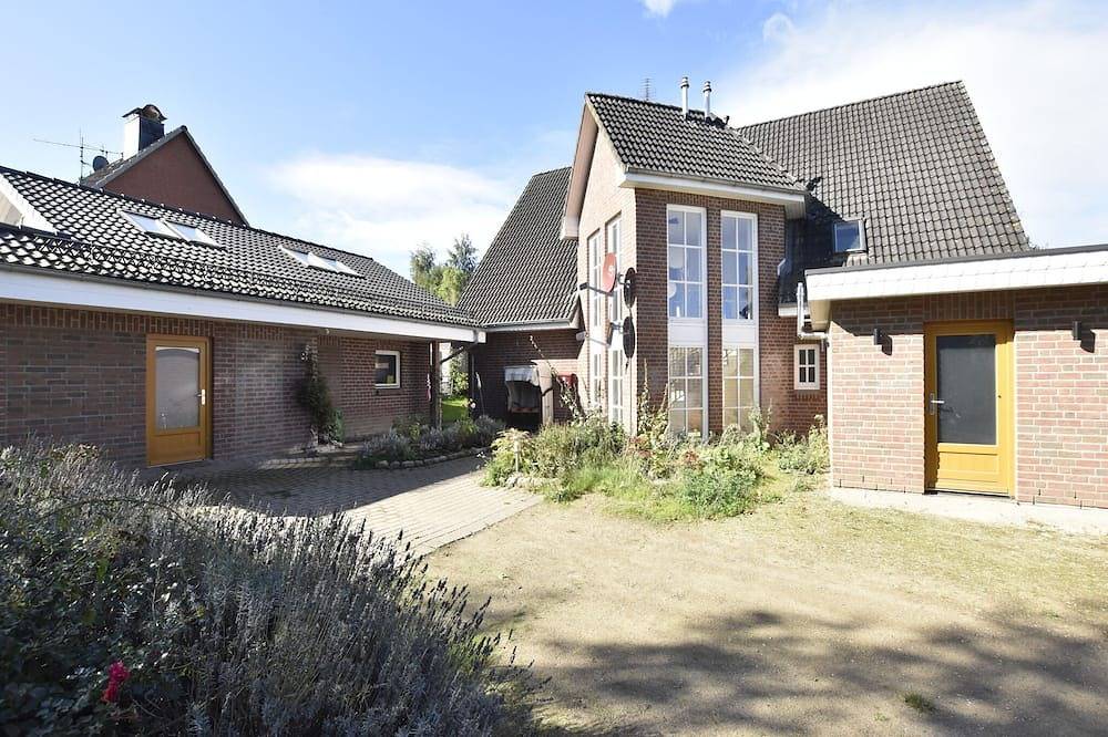 Ganze Wohnung, See-Retreat in Kossau in Lebrade, Südliche Ostseeküste
