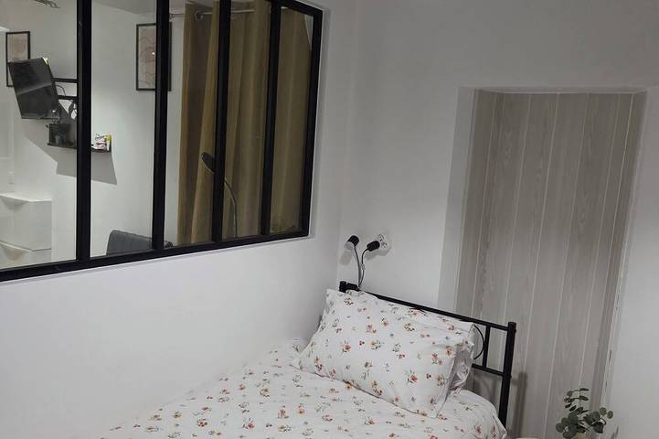 Ganze Wohnung, Bright, well-equipped cocoon in the center of Lagny 10 minutes from Disney free parking in Lagny-sur-Marne, Seine-et-Marne
