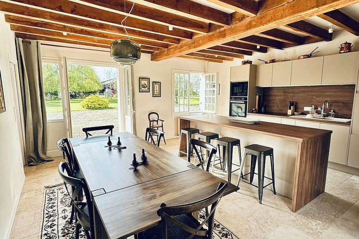 Location de vacances pour 8 personnes, avec piscine et jardin, animaux acceptés dans Autheuil