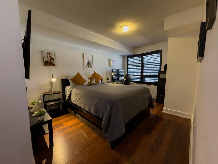 Apartamento vacacional entero, Centro de Torontest acionamiento, gimnasio, piscina, sauna, filtro de agua wifi in Toronto, Lago Ontario (Kanada)