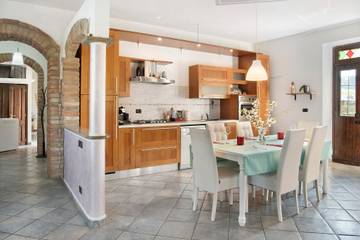 Vakantieappartement voor 6 Personen in Castell'Alfero, Provincie Asti, Afbeelding 3