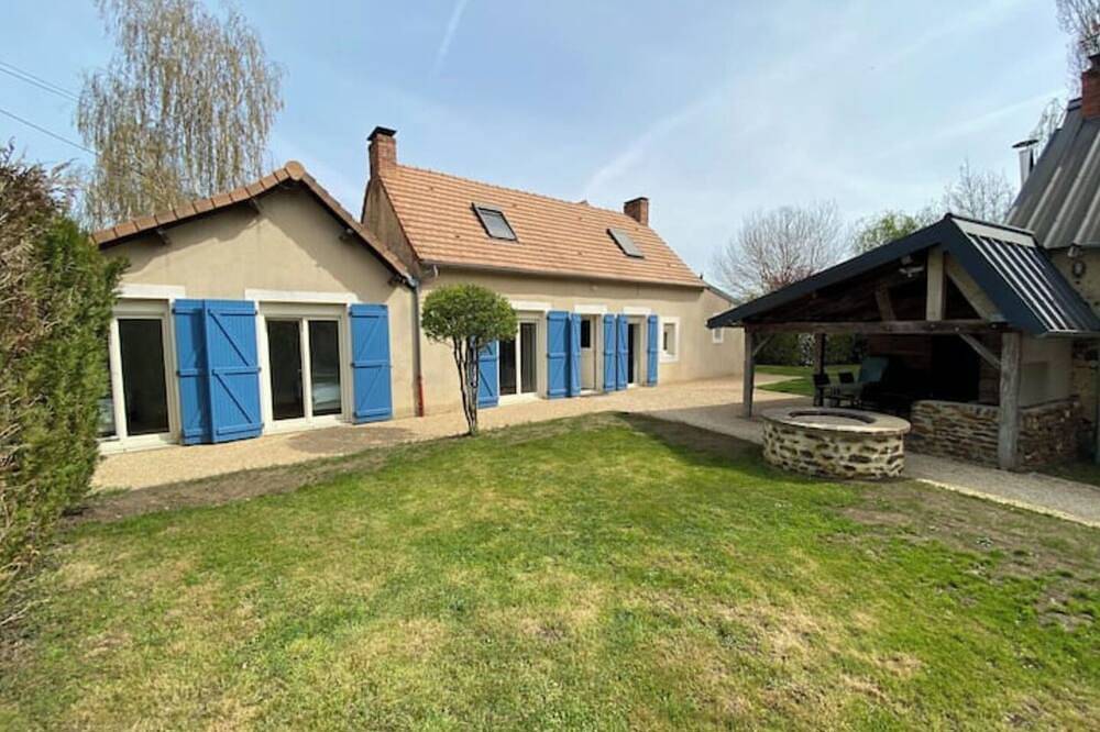 Maison proche du circuit / garage, parking, jardin in Arnage, Sarthe