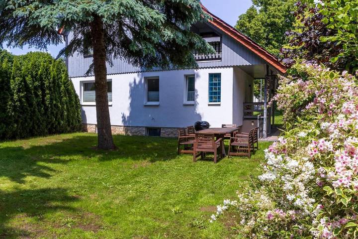 Ferienhaus für 10 Personen, mit Terrasse und Garten sowie Ausblick