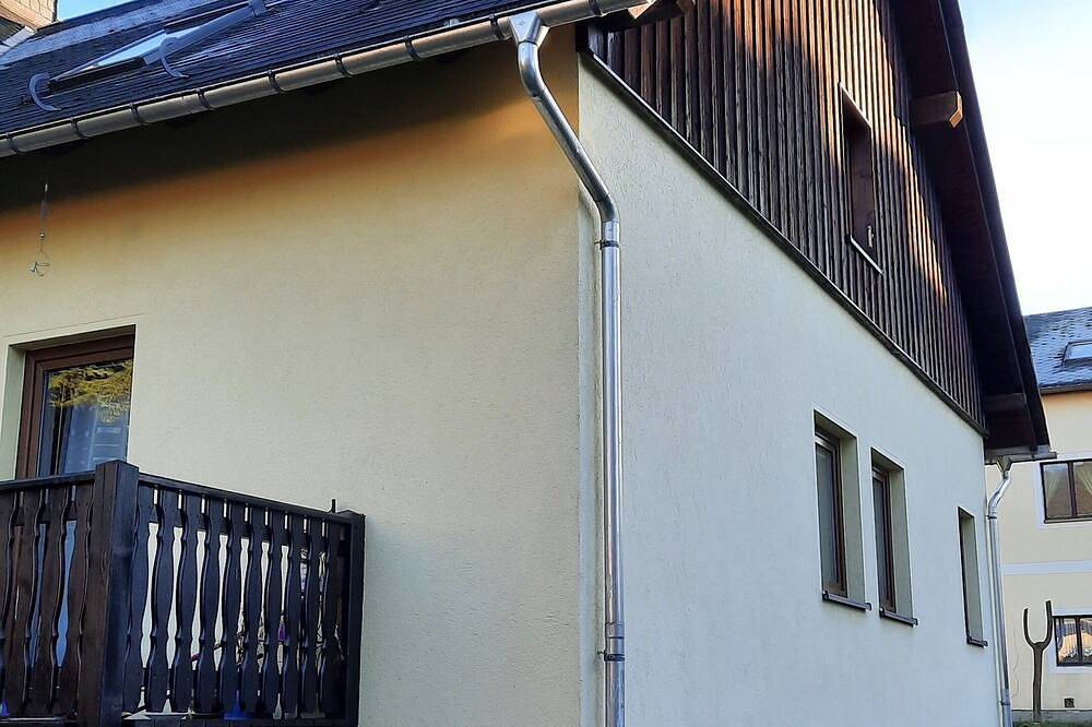 Ganze Wohnung, Holiday home in the beautiful Ore Mountains in Neudorf, Sehmatal