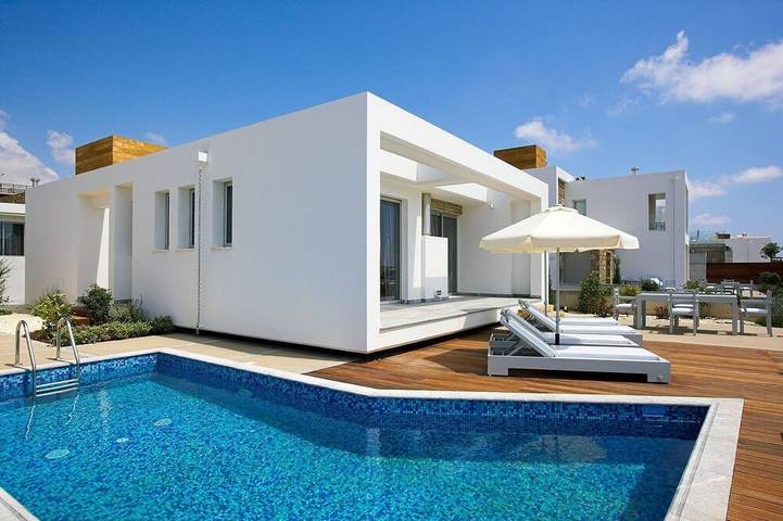Villa for 4 people, with balcony in Paphos