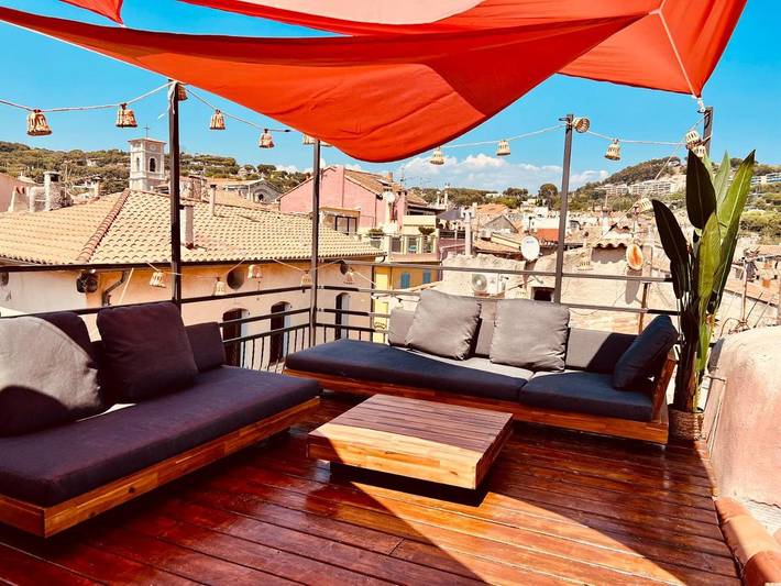 Gîte pour 4 personnes, avec terrasse et vue dans Office De Tourisme De Cassis