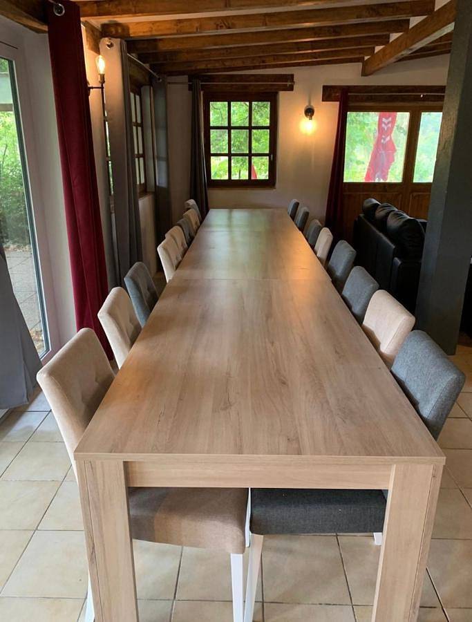 Location de vacances pour 22 personnes, avec terrasse ainsi que piscine et jacuzzi à Bourdeaux - 4