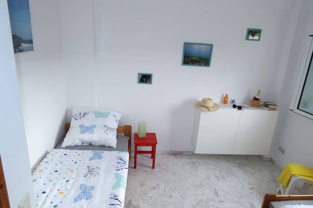 Ganze Wohnung, Großzügige strandnahe Ferienwohnung mit einzigartigem Blick auf Finikounda in Finikounda, Messenien