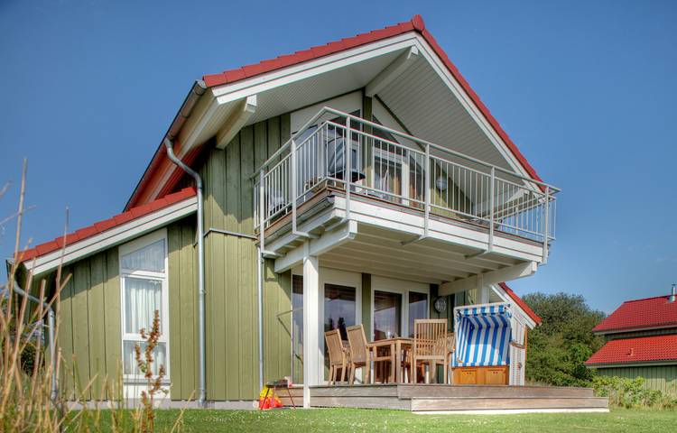 Ferienhaus für 6 Personen, mit Sauna und Balkon sowie Garten, kinderfreundlich in Pelzerhaken