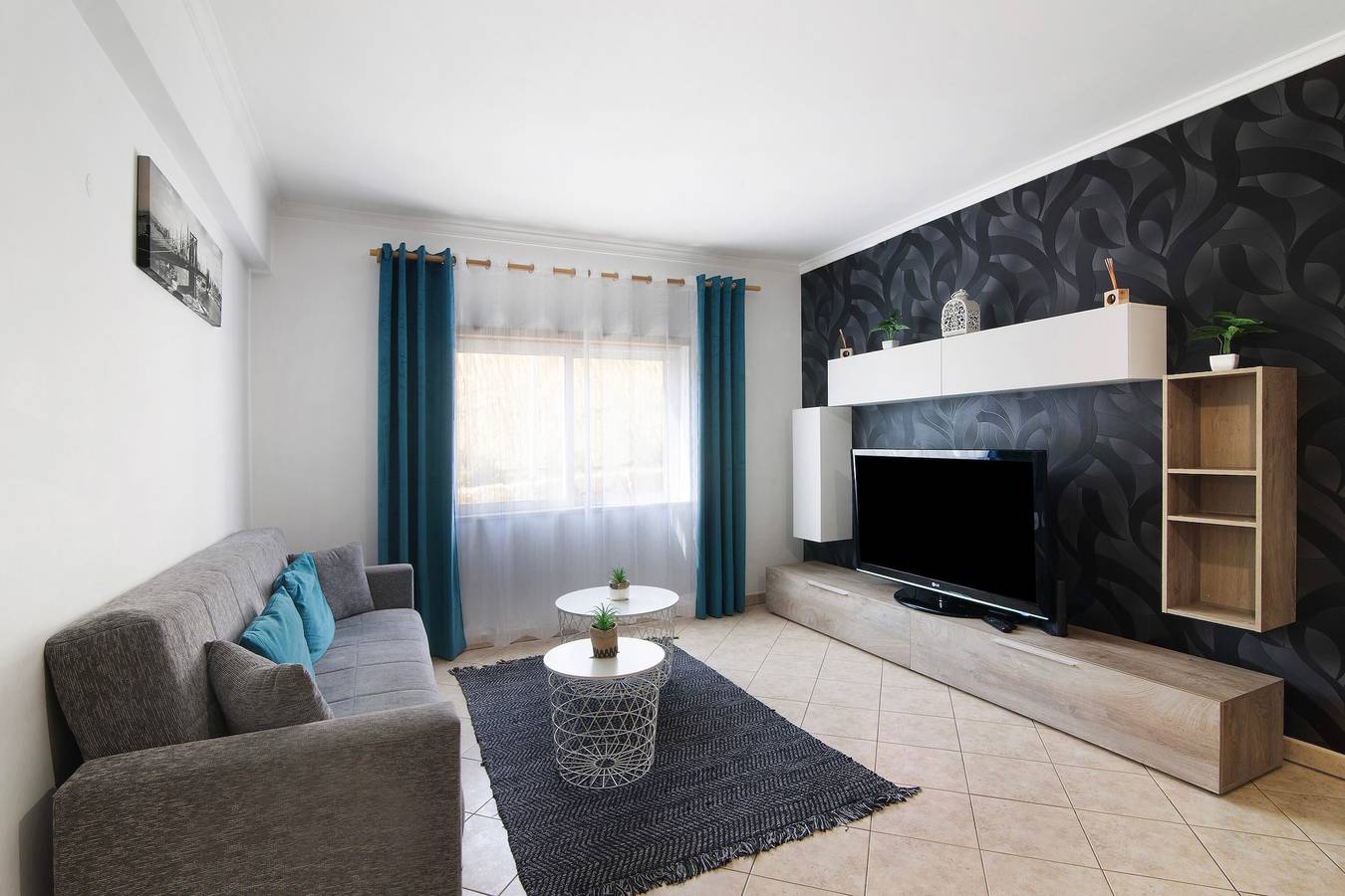 Entire apartment, Holiday Apartment "Do Sol" with Private Terrace, Balcony and Wi-Fi in Albufeira, Faro District