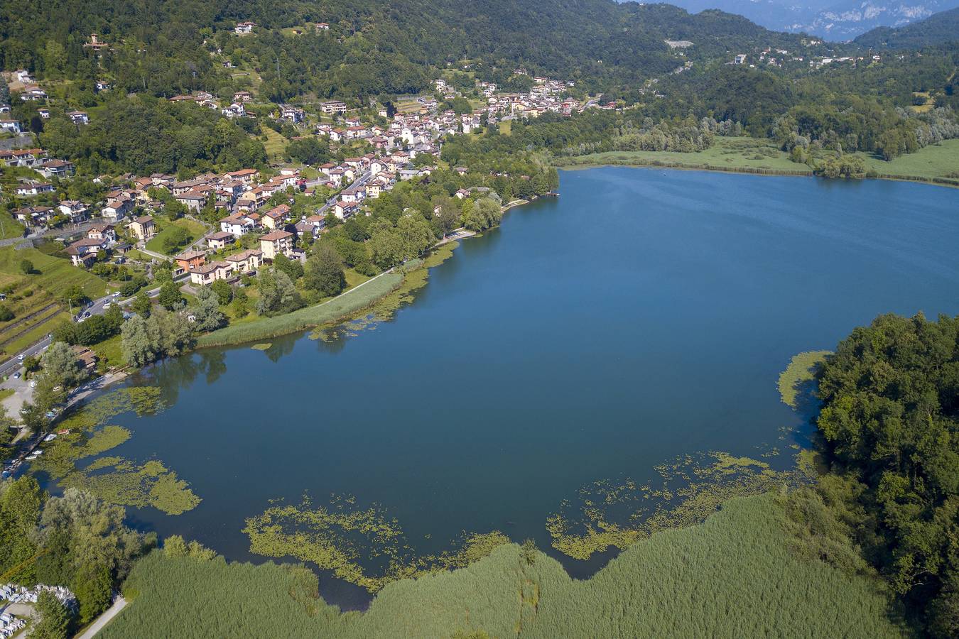 Ganze Wohnung, Carlazzo Sant' Agata Apt. 01 in Gemeinde Carlazzo, Luganersee (Italien)