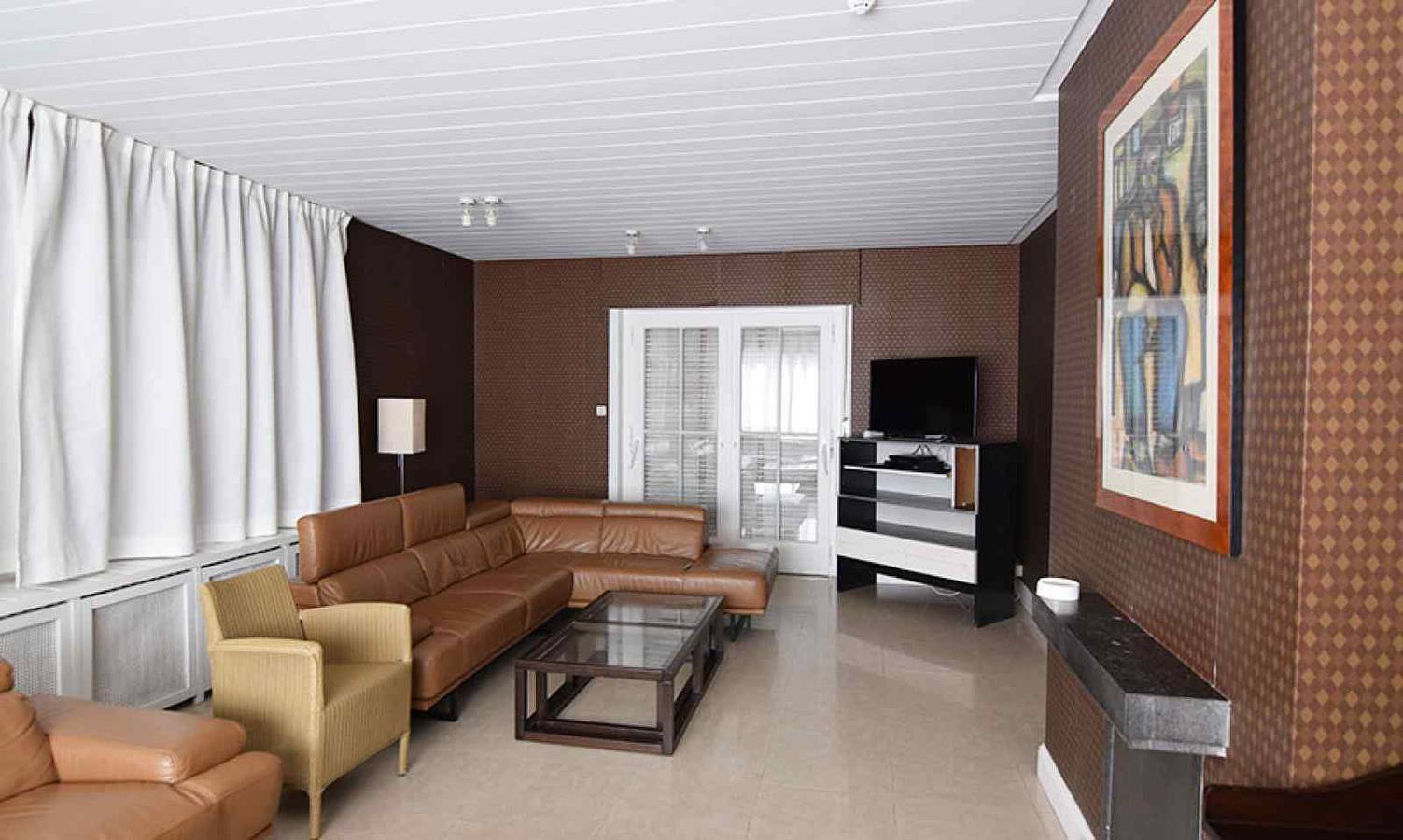 Group accommodation for 22 people in Koksijde at 250 meters from the beach in Koksijde-Bad, Koksijde