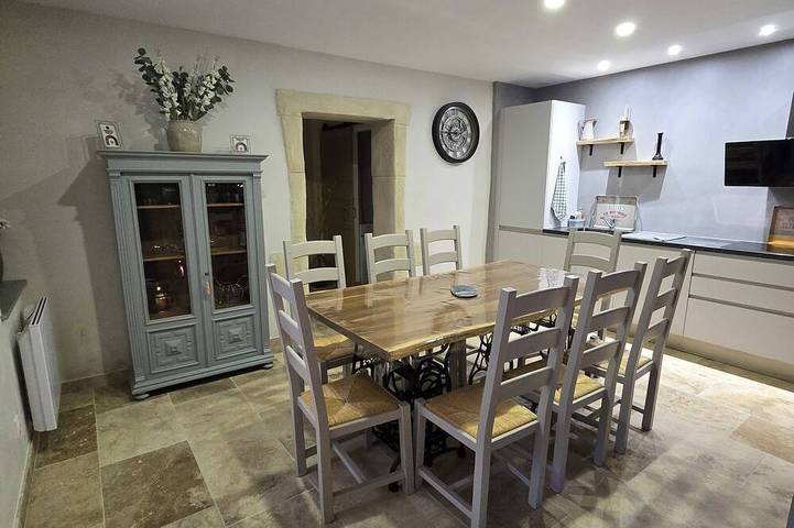 Maison de campagne pour 12 personnes, avec jardin et jacuzzi