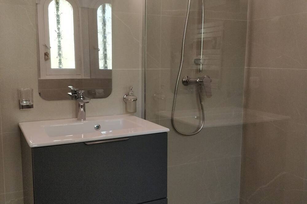 In Mougins, in unabhängige Ferienunterkunft für 2-4 Personen in Mougins, Mittelmeerküste (Frankreich)