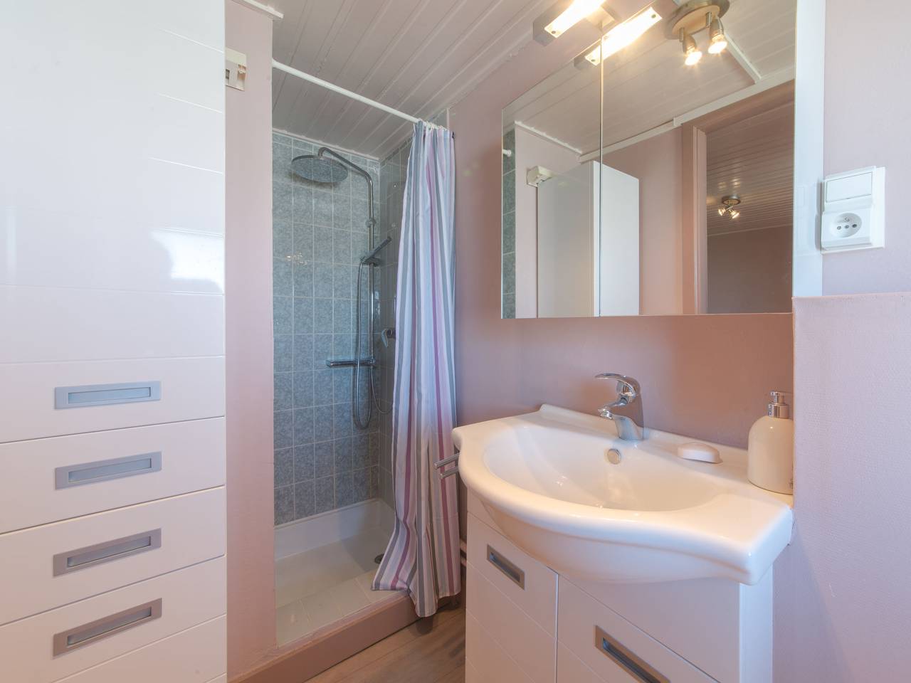 Appartement entier, Empaja great views and parking in Le Coq, Côte belge