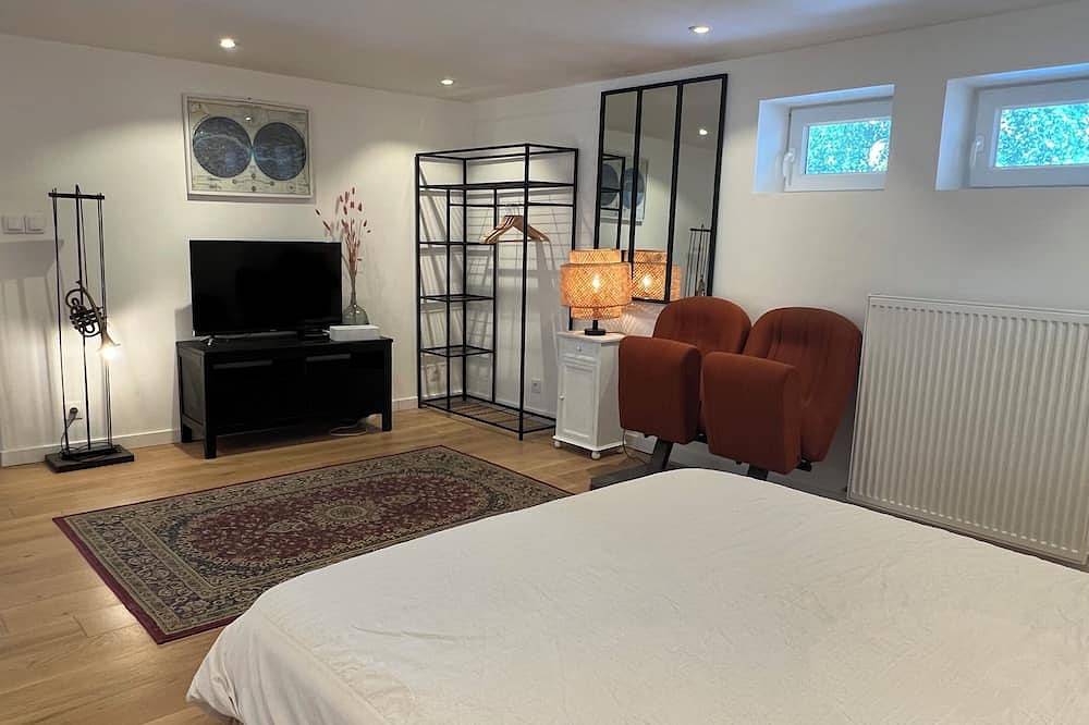 Entire apartment, Independent studio with garden and jacuzzi in Aulnay-sous-Bois, Seine-Saint-Denis