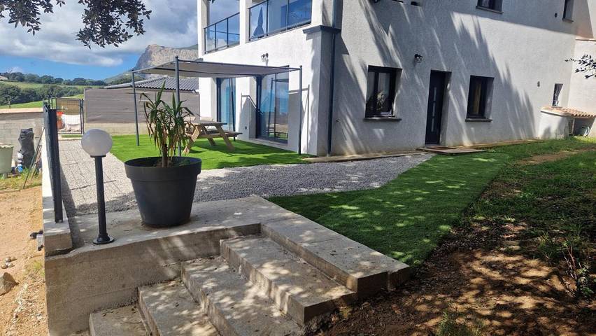 Gîte pour 6 personnes, avec terrasse et jardin à Peri - 2