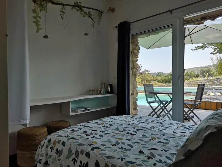 Chambre d’hôte pour 2 personnes, avec vue ainsi que jardin et piscine - 1