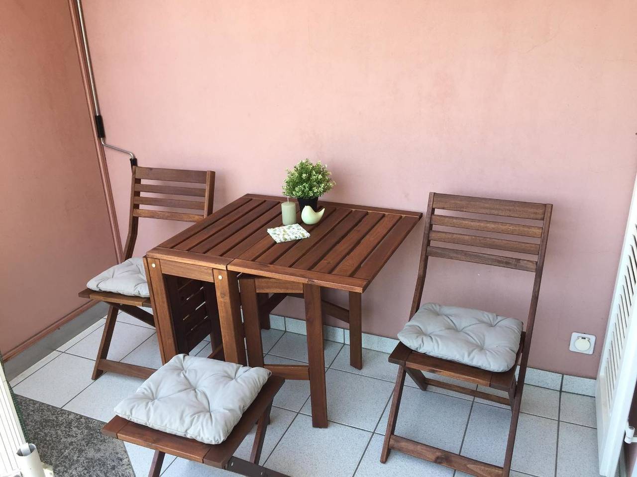 Ganze Wohnung, Ferienwohnung mit Blick auf den See und Seepromenade in Muralto, Tessiner Alpen