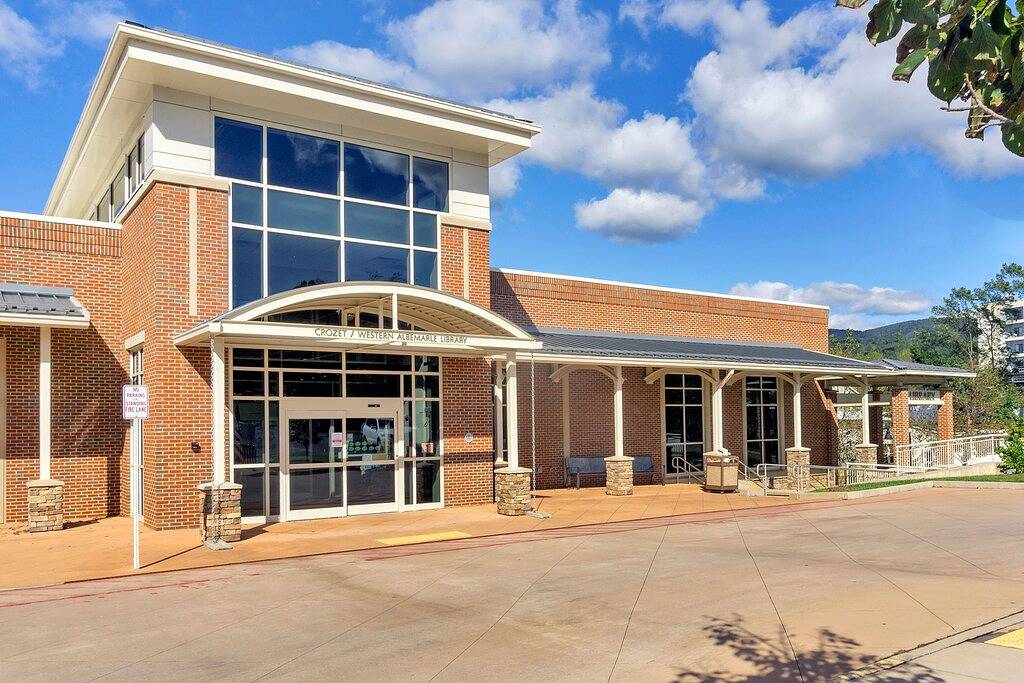 Ganze Wohnung, Carriage House-Apartment-Ensuite Dusche-Modern-Bergblick in Crozet, Albemarle County