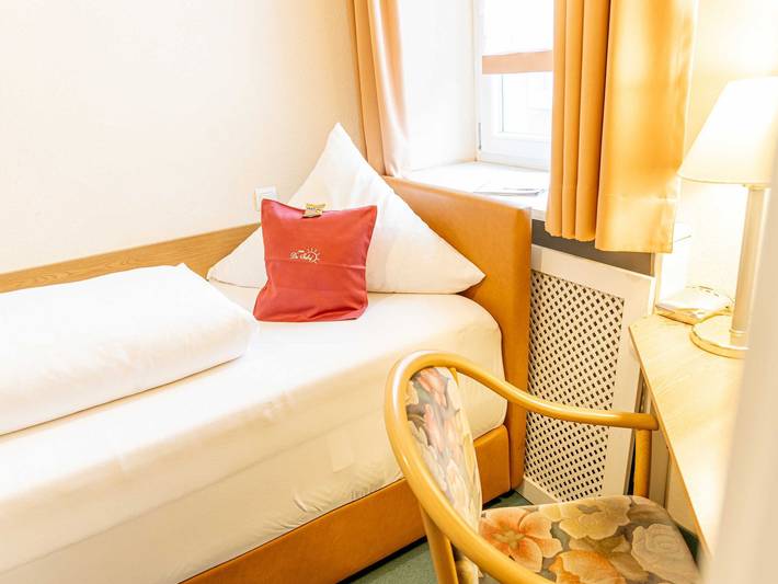 Hotel, mit Balkon und Whirlpool sowie Garten und Sauna in Hauzenberg - 3