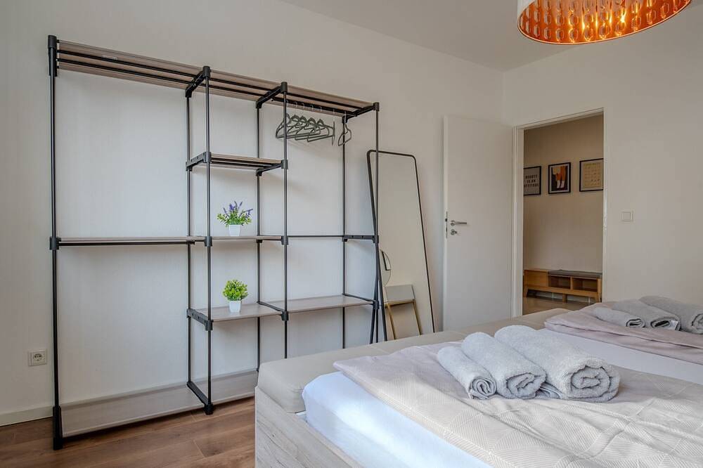 Ganze Wohnung, Moderne 3 Zimmer Whg/20 min Frankfurt-Flughafen in Obertshausen, Landkreis Offenbach