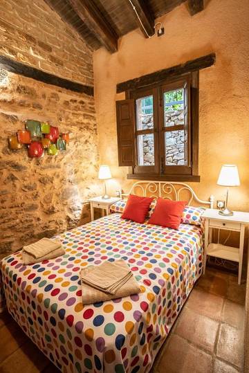 Gîte pour 8 personnes, avec jardin et vue, animaux acceptés à Torre de Don Miguel