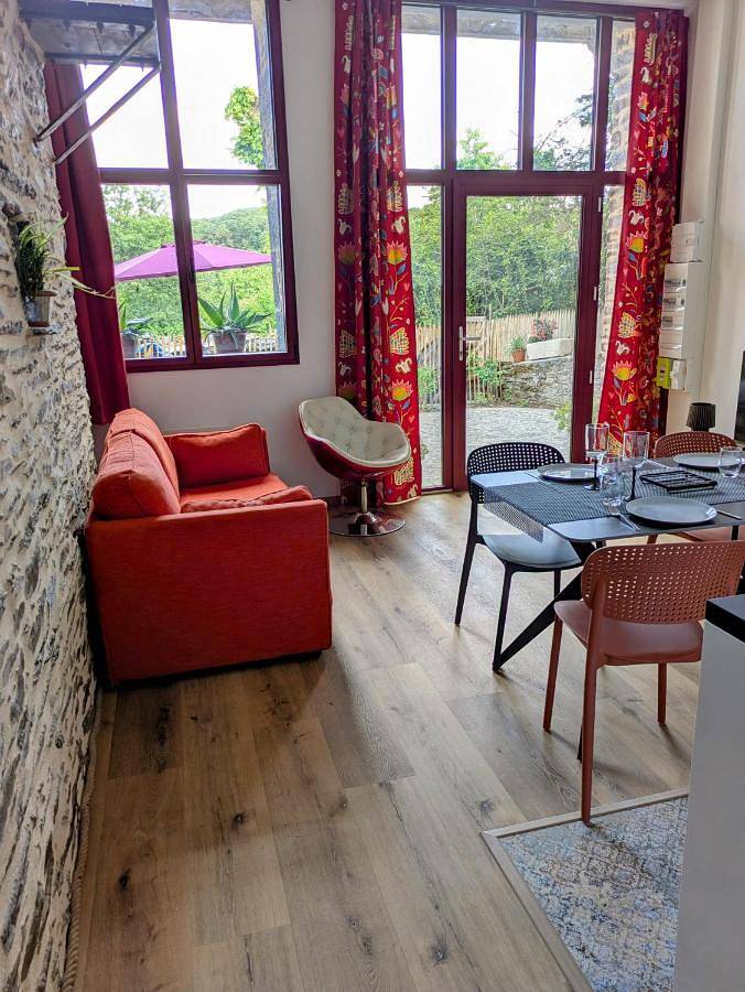 Appartement entier, La Forge - plain-pied, terrasse et calme à La Gacilly in La Gacilly, Région de Vannes