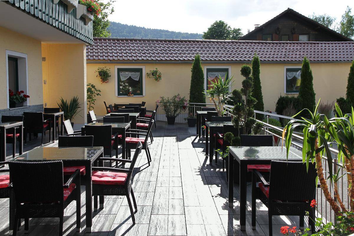 Gasthof-Hotel Dilger - Einzelzimmer inclusiv Frühstück - mit Balkon in Rattenberg, Ostbayern