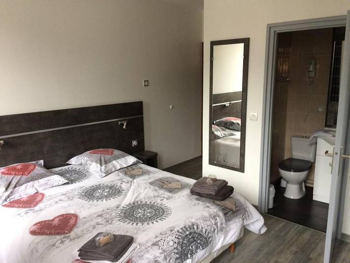 Hôtel pour 2 personnes, avec terrasse et vue dans La Chambre - 2