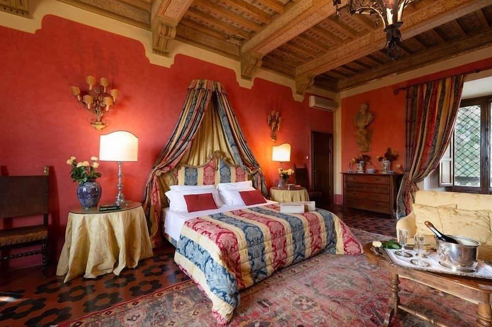 Luxury Castle  rental for 52 people in Tuscany near the coast in Campiglia Marittima, Etruscan Coast