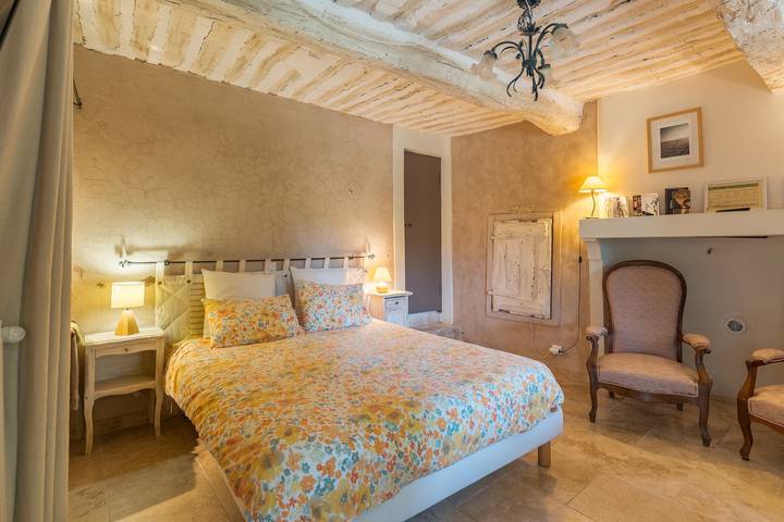 Chambre d’hôte pour 5 personnes, avec Jardin en Provence