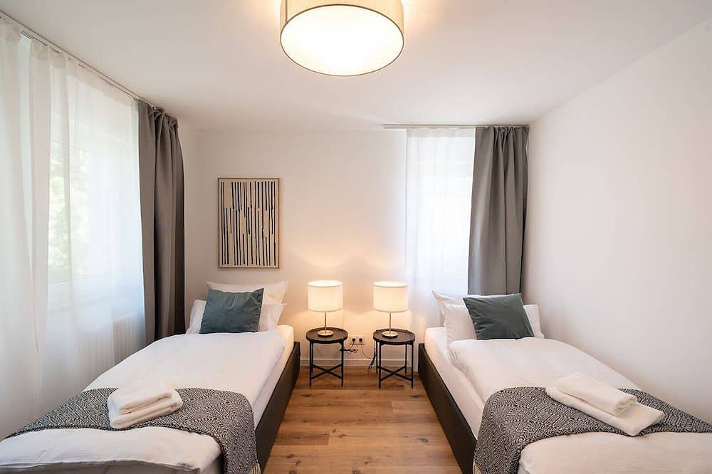 Ganze Wohnung, Brand new 2 bedrooms apartment with a breathtaking 40m² roof terrace in Prohlis, Dresden