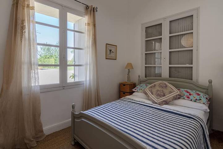 Location de vacances pour 6 personnes, avec terrasse ainsi que jardin et piscine à Montréal (Gers) - 2