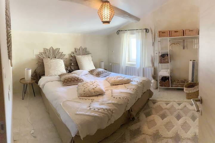 Charming farmhouse in a quiet location in Le Beaucet, Parc naturel régional du Mont-Ventoux