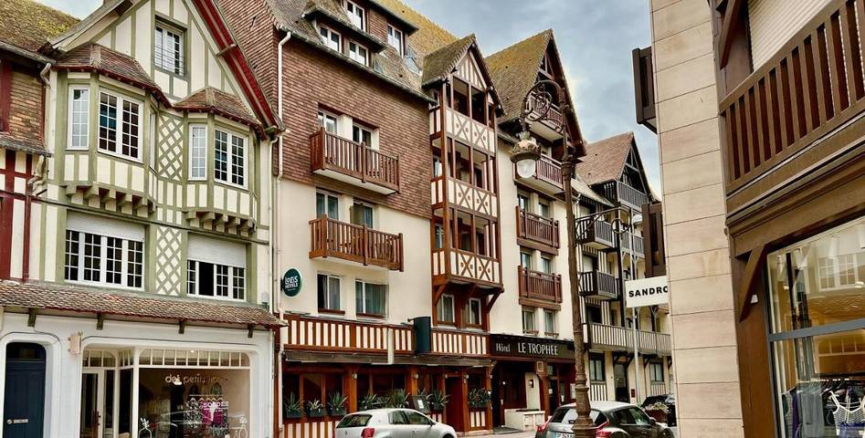 Hôtel pour 2 personnes, avec jacuzzi et sauna ainsi que terrasse et piscine