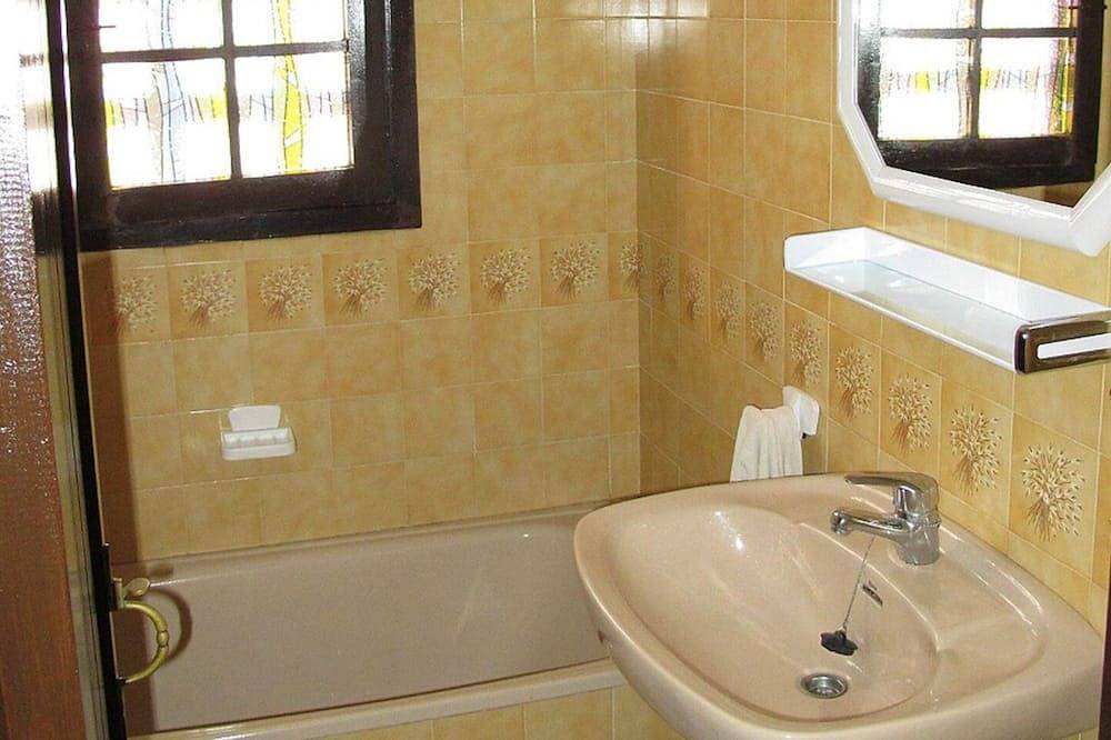 Apartamento entero, Es Vents: Apartamento a pocos metros de la playa in Son Parc, Es Mercadal