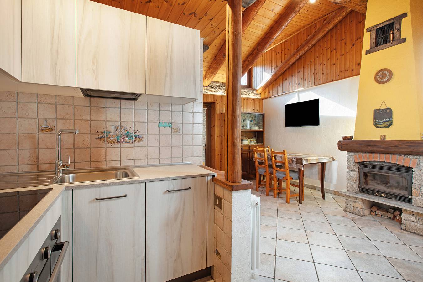 Apartment 'Tillier Valtournenche' mit Bergblick, Balkon und Wlan in Breuil-Cervinia, Valtournenche