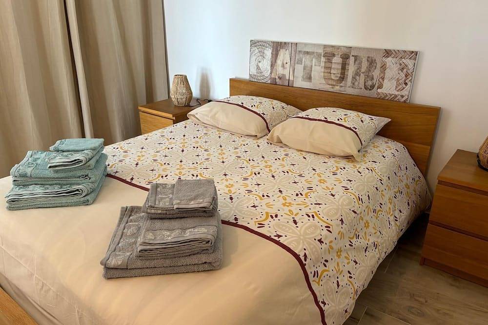 Entire apartment, Chemin du Paradis in Ollioules, Toulon region