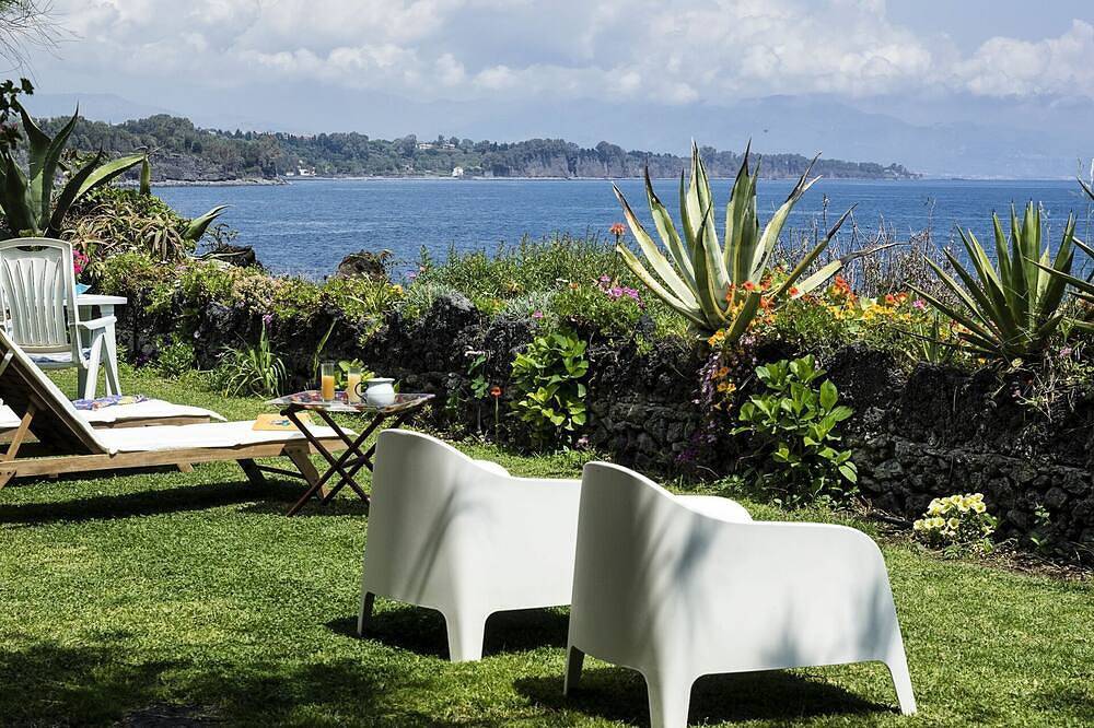 Appartamento intero, Appartamento con giardino e ampia vista sul mare in Pozzillo, Catania e dintorni