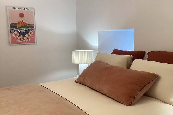Gîte pour 4 personnes, avec jardin à Lanobre - 2