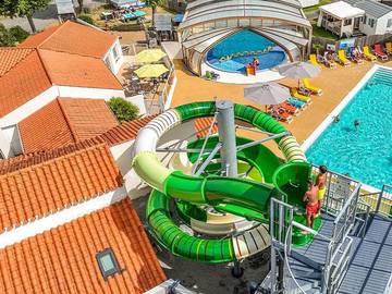 Tente pour 5 personnes, avec jacuzzi et bassin pour enfant en Vendée