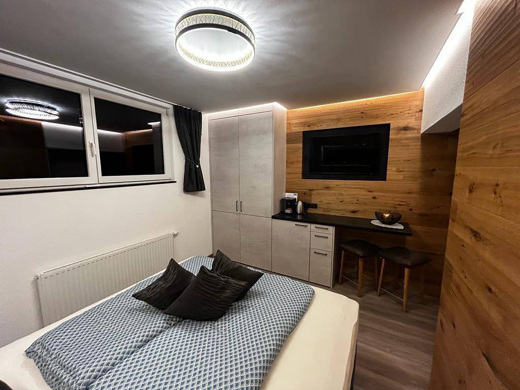 Ganze Ferienwohnung, Alpenzimmer Deluxe 20m² in Jerzens, Bezirk Imst