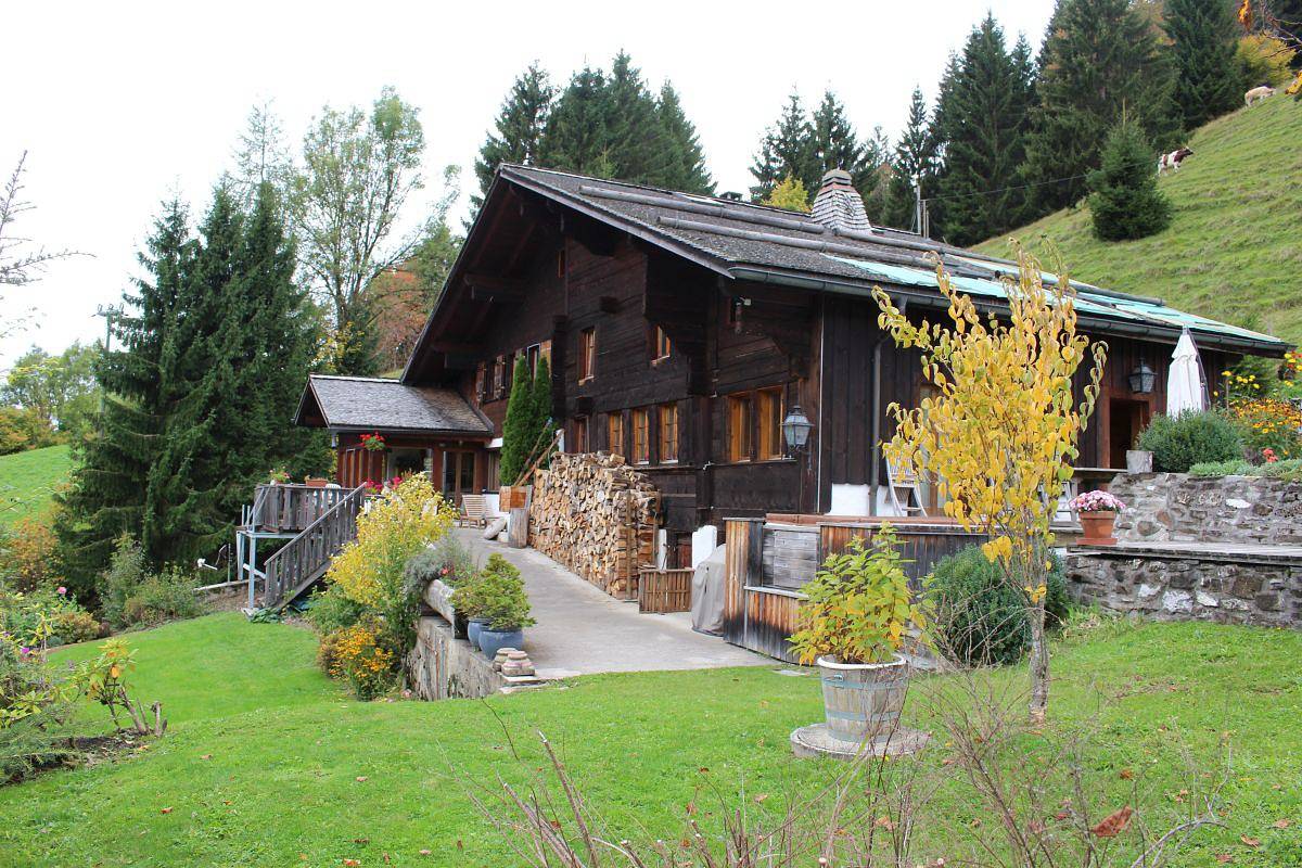 Ganze Ferienwohnung, Appartement Herbelands Est - 4 Schlafzimmer, 140m², 8 Personen in Rougemont, Pays-d'Enhaut Region