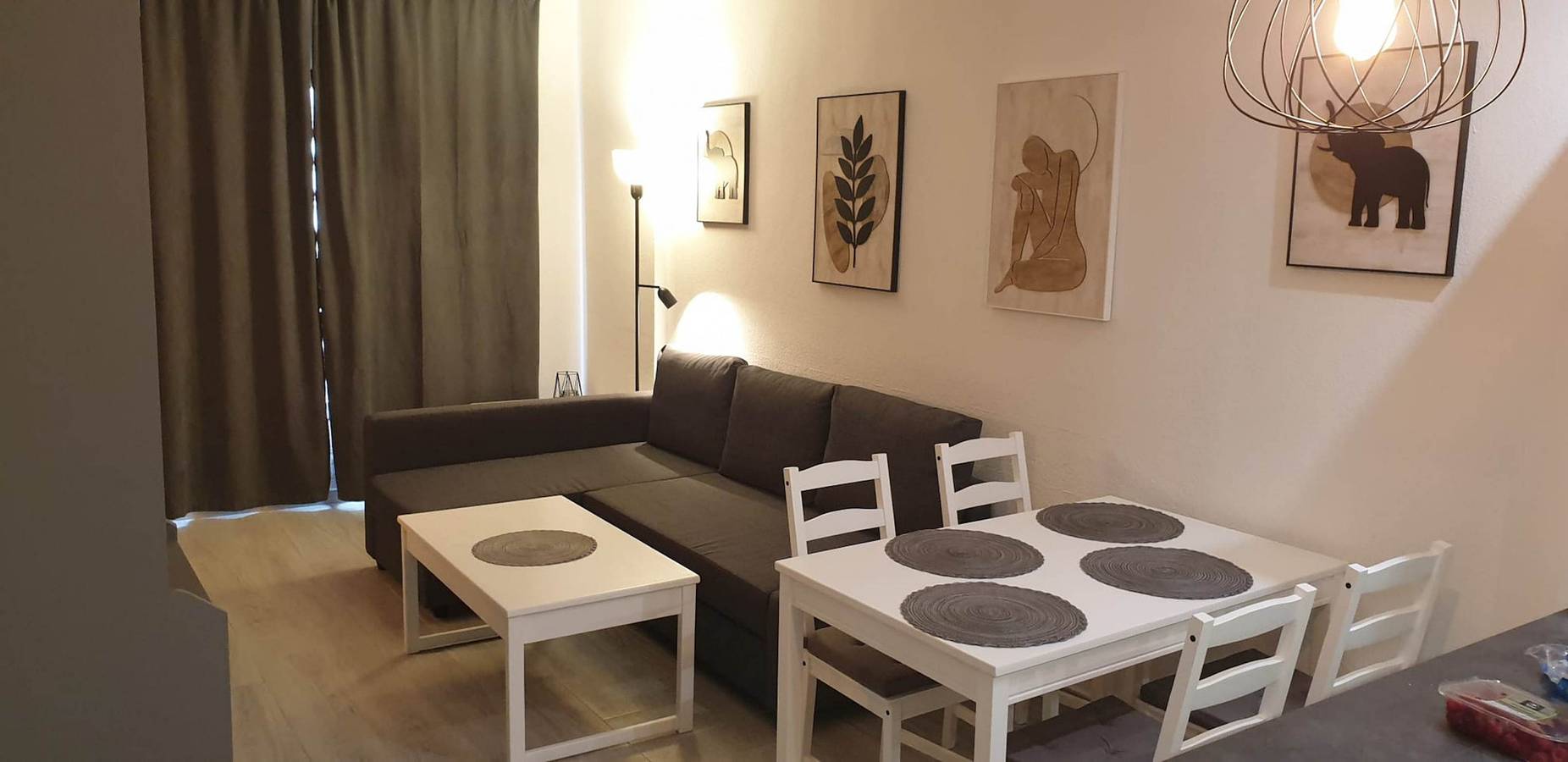 Entire apartment, Modern 1 Bed Seafront Apt Los Boliches in Los Boliches, Fuengirola